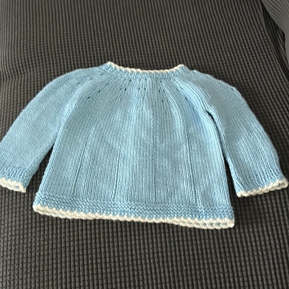 Warm Hand knitted Baby jacket with bootie’s - Picture 2 of 3